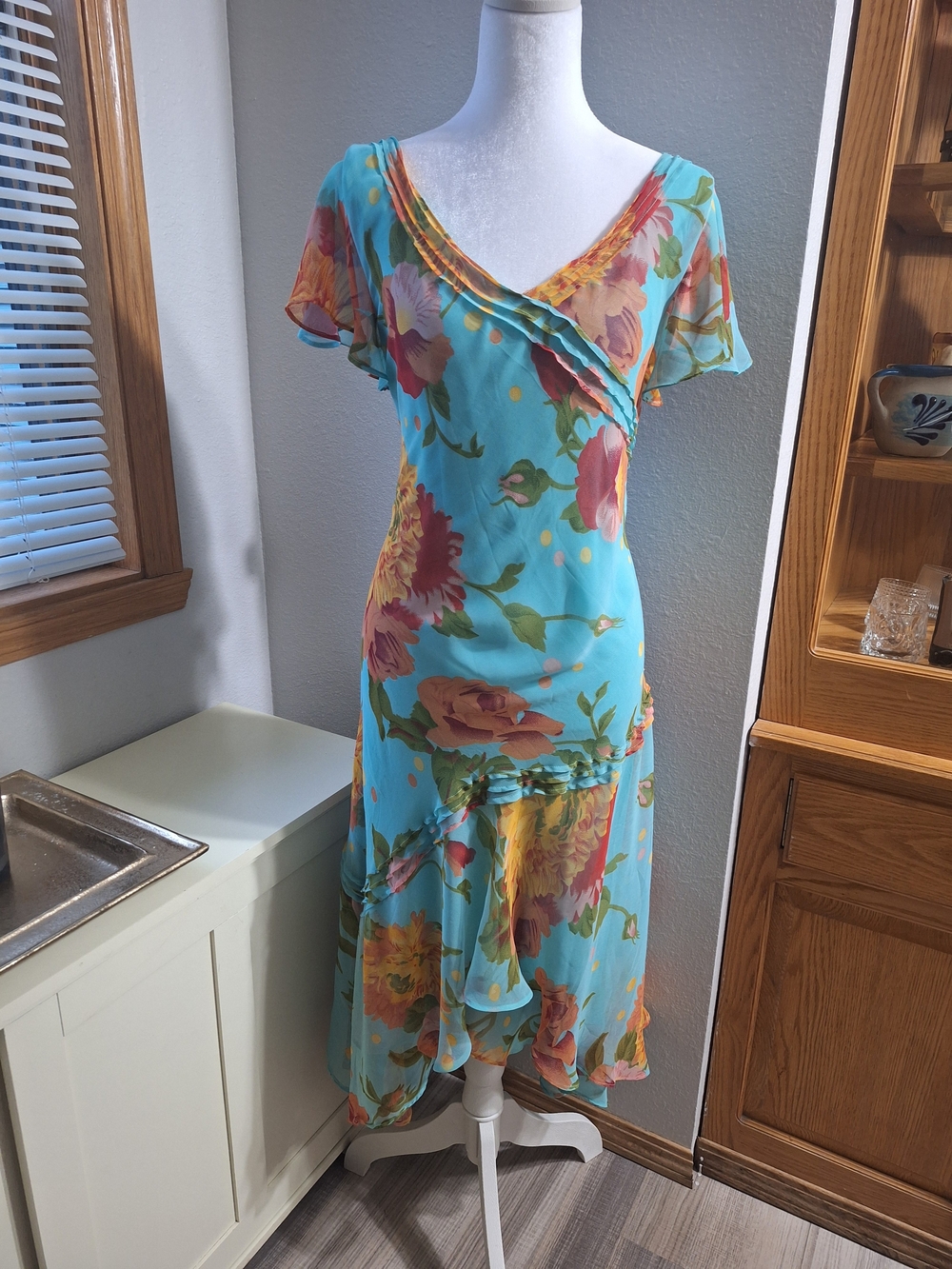 Vintagr Floral V-Neck Ruffled Midi Dress - Blue